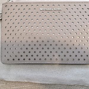 NWOT Michael Kors wristlet/clutch.